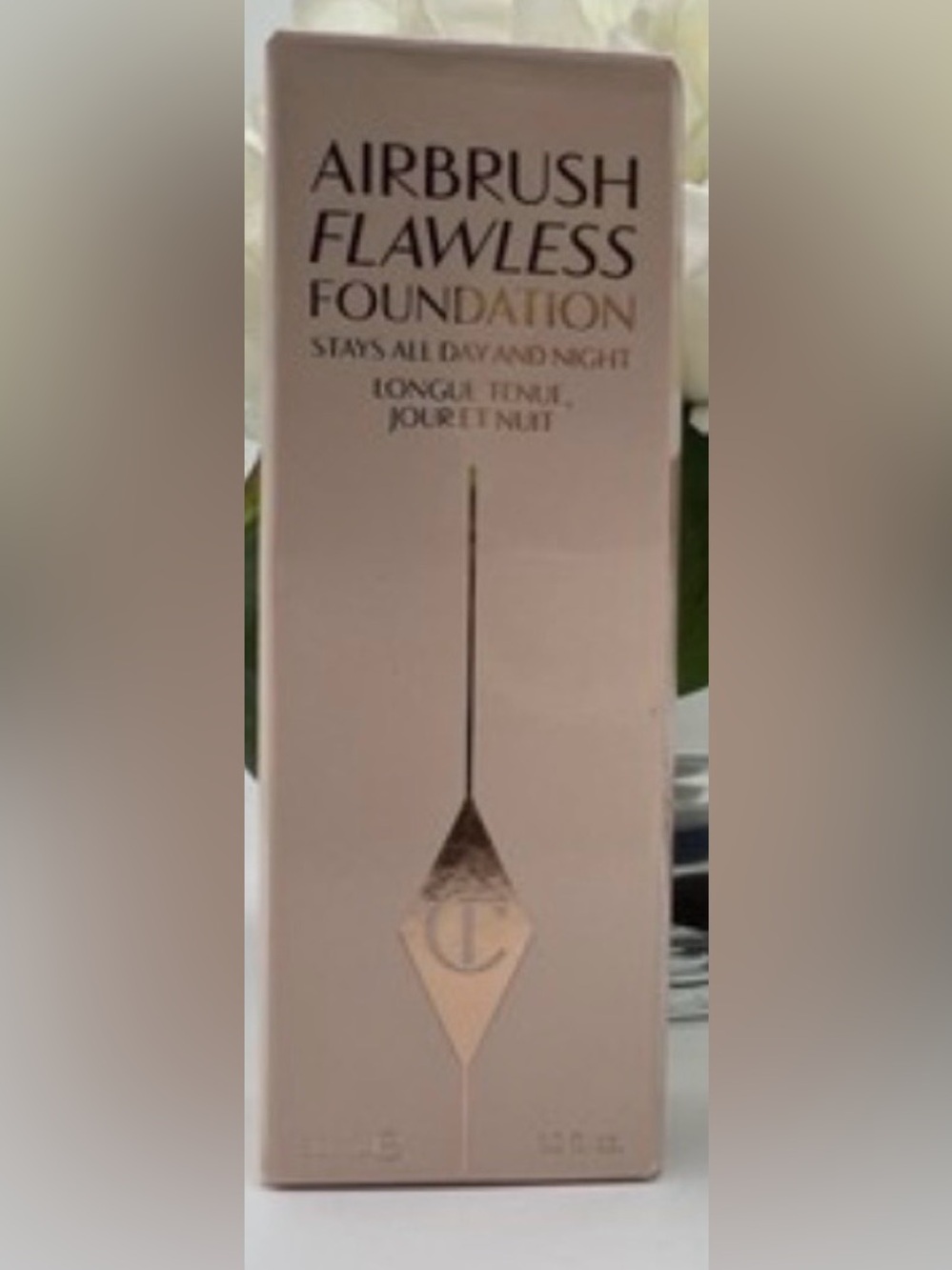 NIB Charlotte Tilbury Airbrush Flawless Foundation - Picture 2 of 4